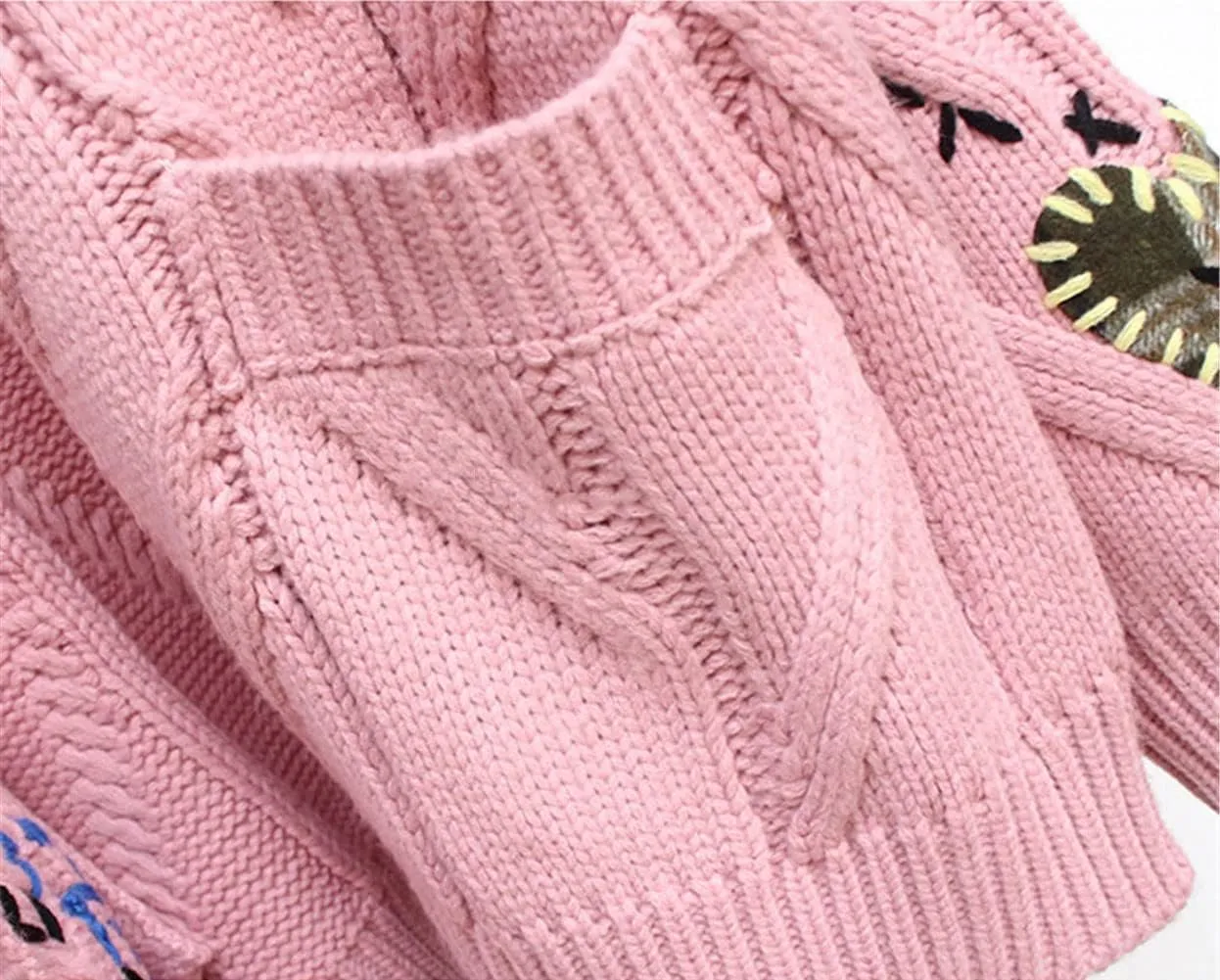 Cardigan Sweaters for Women Trendy Chunky Cable Knit Sweater V-Neck Button Down Sweaters Embroidery Open Front Coat