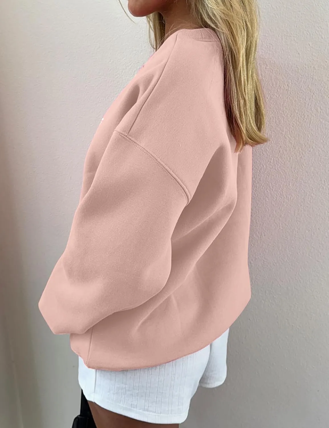 Ythomm Women’s Bow Graphic Sweatshirts Oversized Crewneck Drop Shoulder Pullover Sweatshirt Long Sleeve Tops 2024 Fall Outfit
